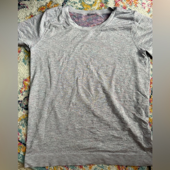 Lululemon Top - Picture 1 of 1